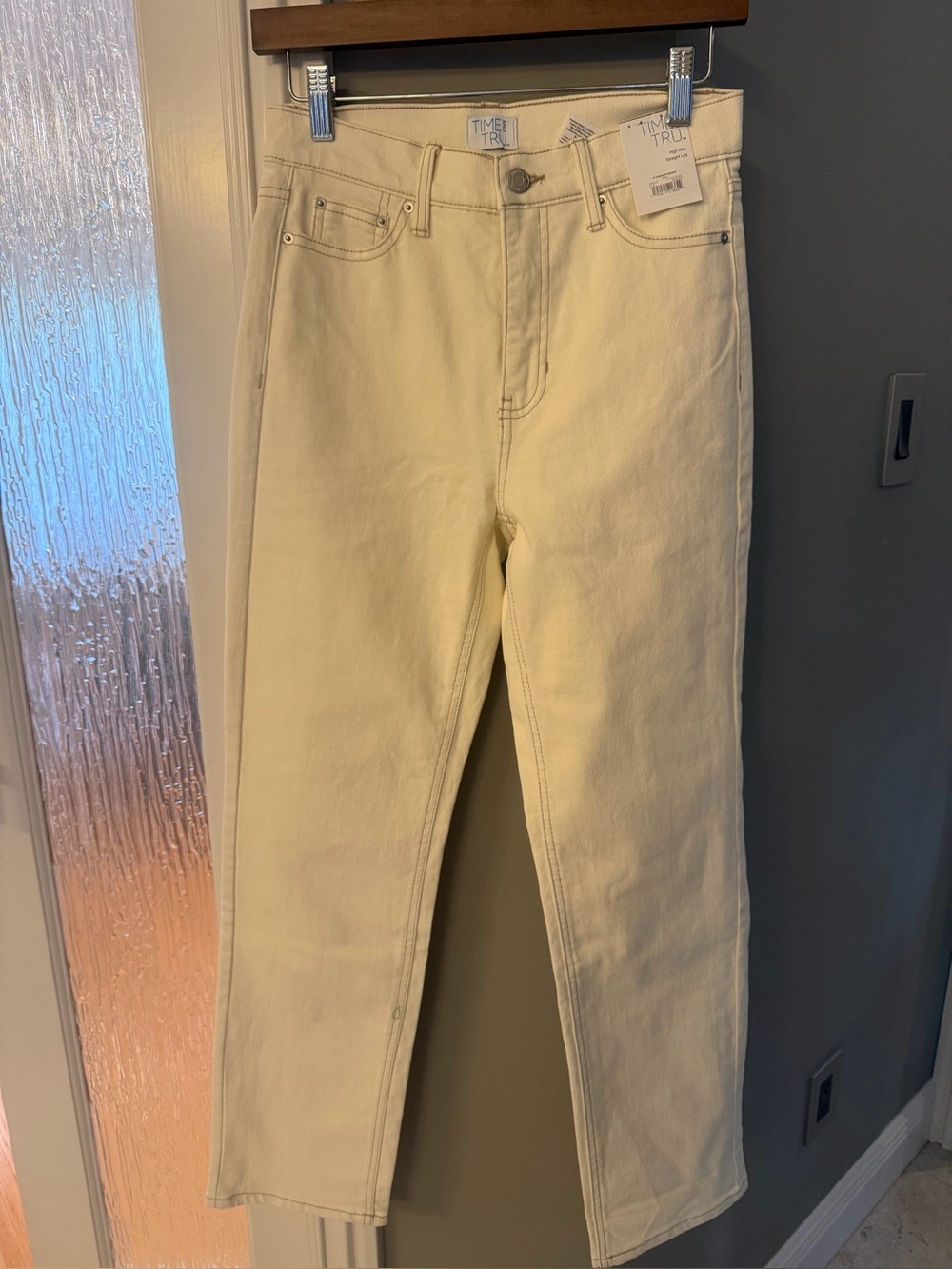 NWT Time and Tru Ivory High Rise Straight Leg Jeans Size 0